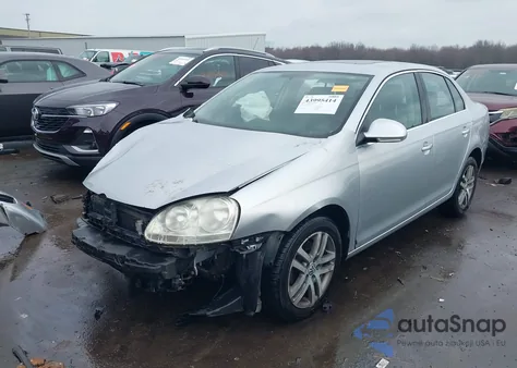 2006 Volkswagen Jetta 2.5 from USA, damaged, VIN 3VWDF71K46M680318